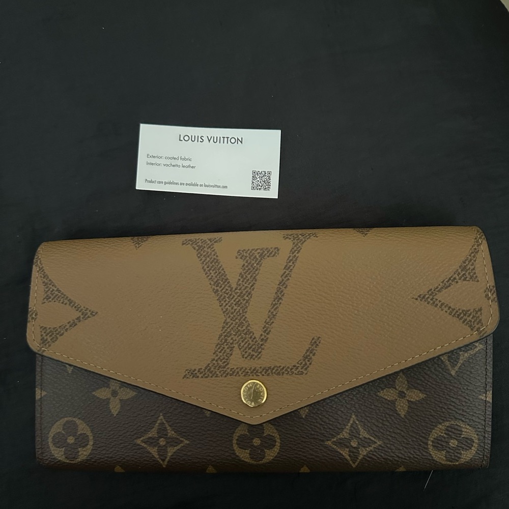 Louis Vuitton Sarah Wallet